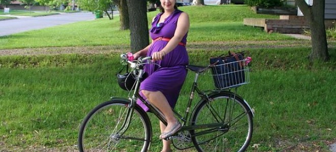 Можно ли во время беременности кататься на велосипеде