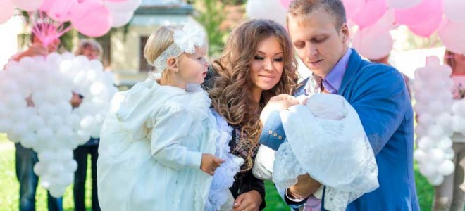Как встретить жену из роддома красиво