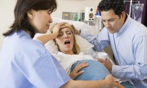 Как правильно вести себя во время родов и схваток чтобы родить легко и без разрывов