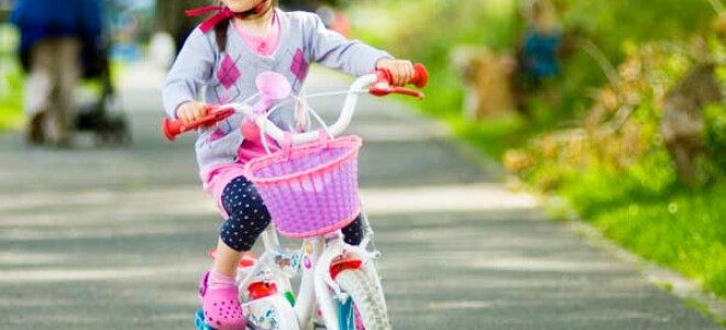 Как быстро научить ребенка ездить на двухколесном велосипеде