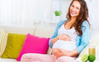 Когда начинает расти живот у беременной женщины?
