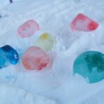 Цветные шары из льда