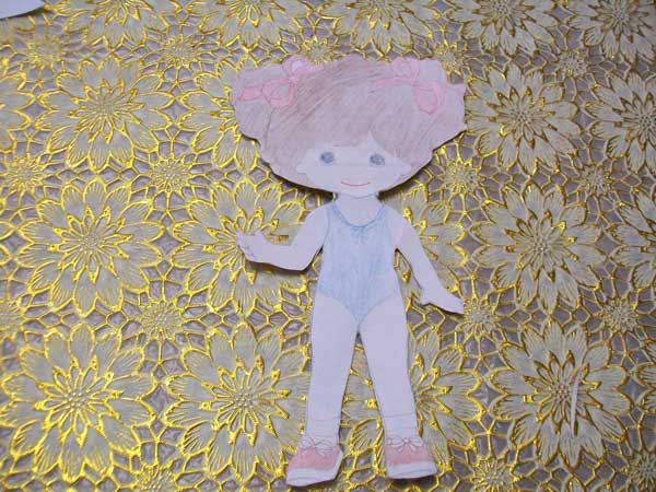 Кукла с одеждой для вырезания (1)